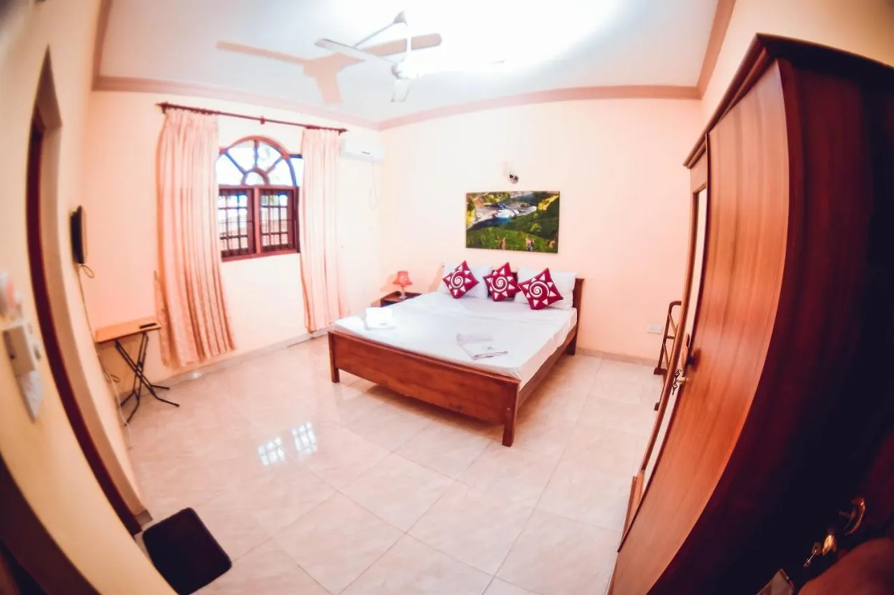 Alojamento de Acomodação e Pequeno-almoço Calvin'S Villa Negombo