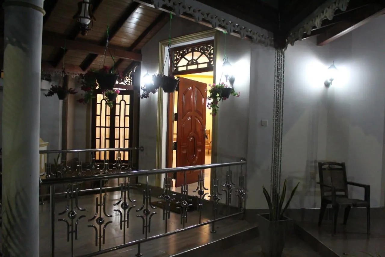 Calvin'S Villa Negombo 3*,
