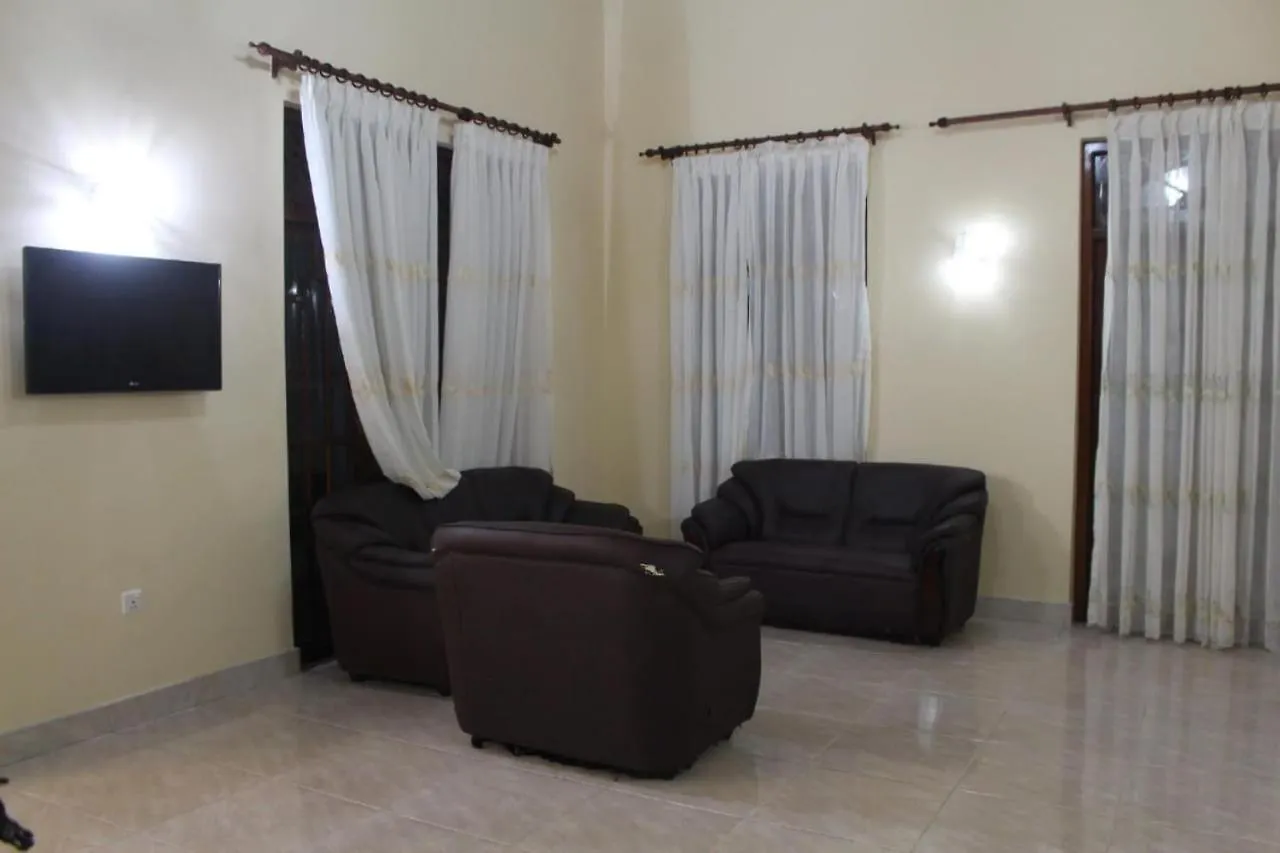 Calvin'S Villa Negombo 3*,